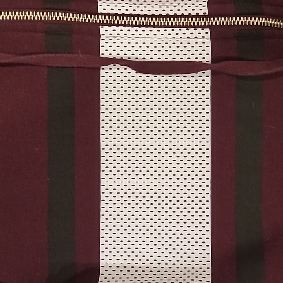 Victoria Secret "PINK" Popular Women's Burgundy Hoodie - Picture 6 of 12